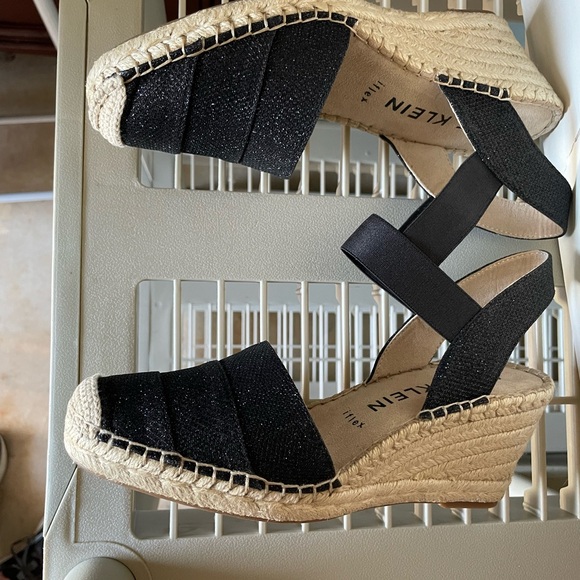 Anne Klein Black Sandals - Picture 5 of 7